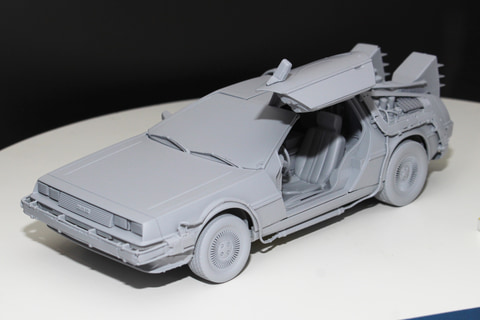 アオシマ「1/24 デロリアン」30年ぶりにリニューアル！待望のドア開閉