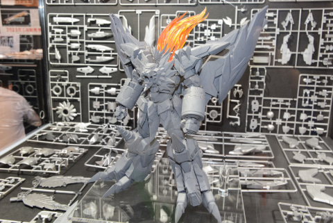 AMAKUNI機神ジェネシックガオガイガー」が、ガシガシ遊べるプラモデル