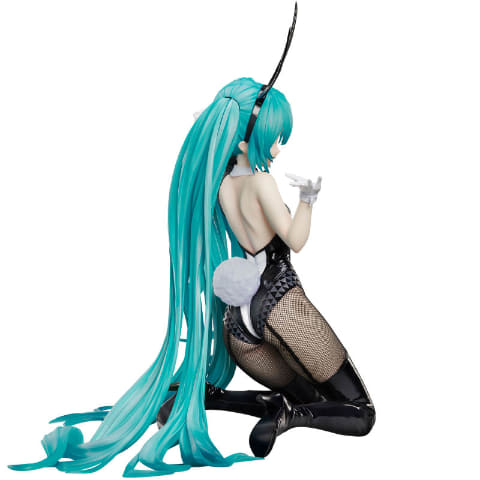 イラストレーター・三目YYB氏によるクールな初音ミクのバニー姿