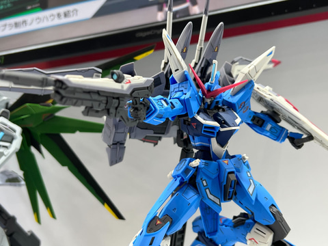ガンプラ「MG フリーダムガンダム/ジャスティスガンダム」リアルカラー