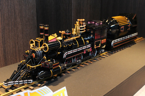 バック・トゥ・ザ・フューチャー」公開40周年記念「超合金TIME TRAIN