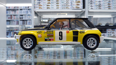 特別企画】【タミヤ撮り下ろし】「1/24 ルノー5（サンク）ターボラリー