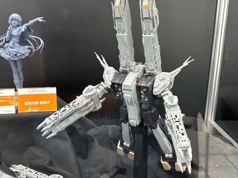 アルカディアブースは「マクロス」が熱い！ 「完全変形VF-0A