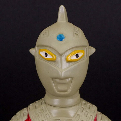 ウルトラセブン」に登場するウルトラセブンや怪獣たちが昭和レトロ