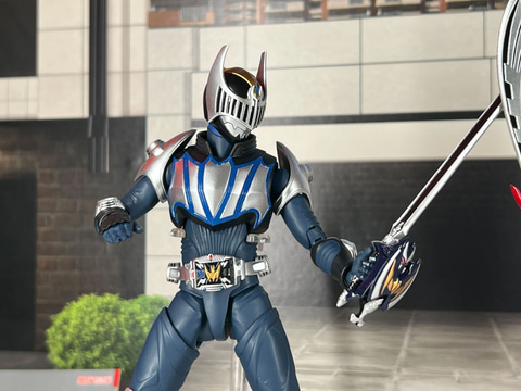 S.H.Figuarts（真骨彫製法）」シリーズより「龍騎」「響鬼」「カブト