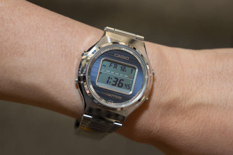 カシオ初の腕時計「カシオトロン」限定復刻モデルが登場 - Impress Watch