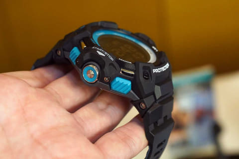 カシオ×アシックス“走りを可視化”する新サービス。センサー+G-SHOCK