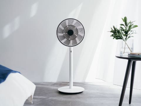 バルミューダ「The GreenFan」販売開始。今年も4色を展開 - 家電 Watch