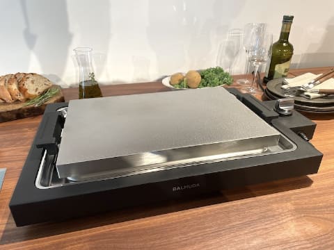 これぞ王道! バルミューダのホットプレートがテッパンすぎて笑う【老師