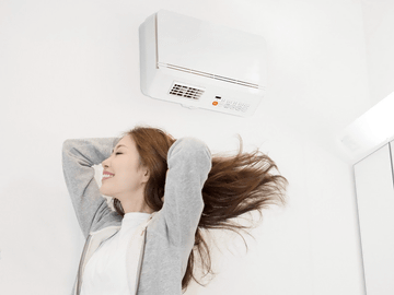 山善、ドライヤーにもなる壁掛け式ヒーター「脱衣所温風ヒーター