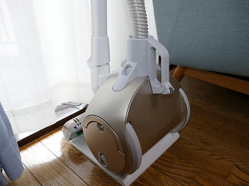 特別企画】超最速レビュー! 東芝、渾身の最新掃除機を家電アトリエで