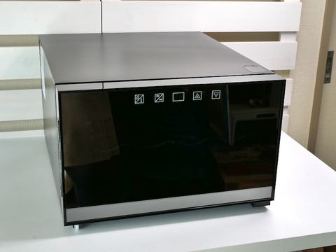 家電製品ミニレビュー】横置きだから設置しやすい! ワインを美味しく