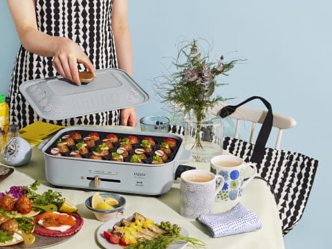 BRUNO、北欧デザインのコンパクトホットプレート。「kippis」コラボ