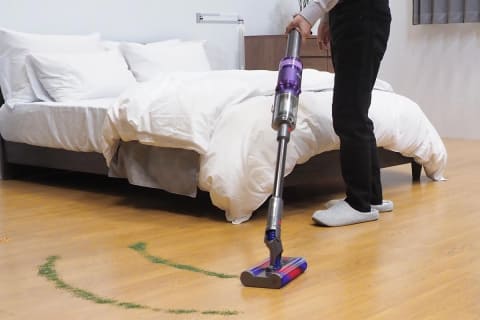 浮かぶようなダイソン掃除機Omni-glide。“最高の操作性”はどうやって