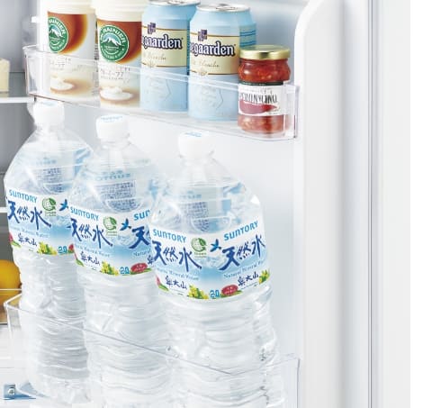 ハイアール、単身者向けの121L冷蔵庫。冷凍室・ドアポケットが大容量