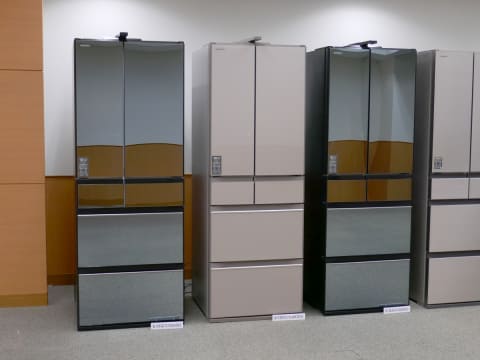 日立の新冷蔵庫はカメラ付き。外出先でもスマホで中身を確認可能