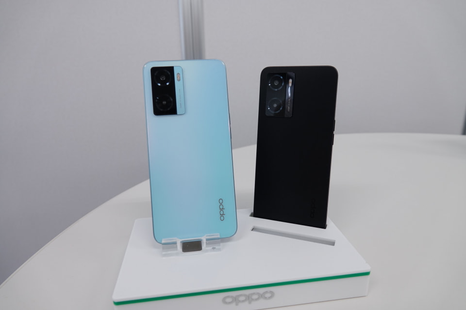 OPPOから5000mAhバッテリー搭載の「OPPO A77」、10月発売 - ケータイ Watch