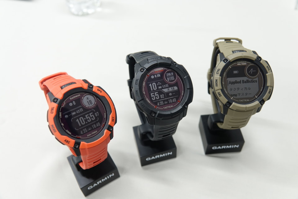 ガーミン、弾道計算やフラッシュライト装備のスマートウォッチ