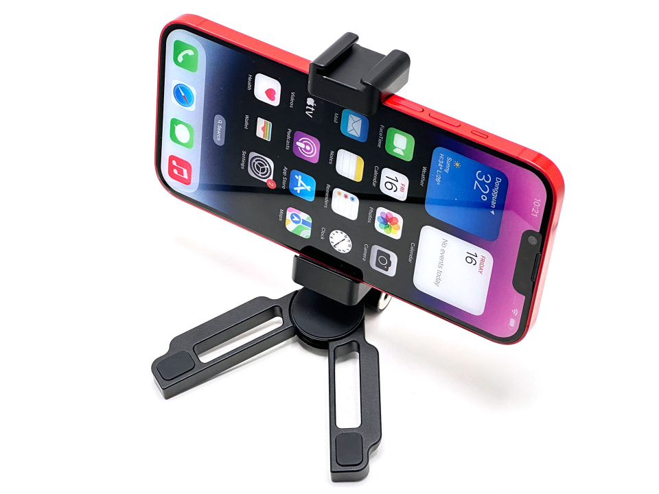 iPhoneで写真撮るならコイツがいいかも！ 自立型スマホスタンド