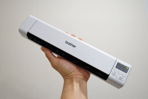 単独で使えるbrotherのドキュメントスキャナー。名刺管理のEightとも