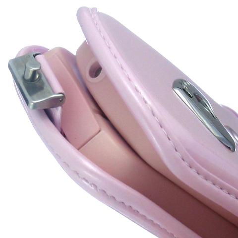 今日は何の日？】やわらかケータイ「Lechiffon」発売、外装に合皮を