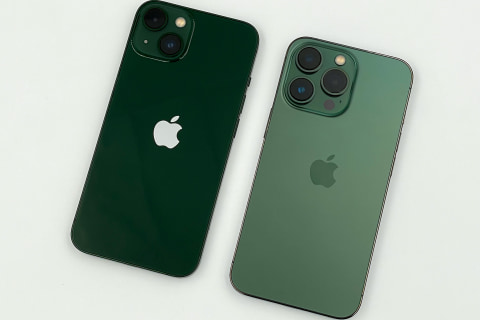 iPhone 13」のグリーン、「iPhone 13 Pro」のアルパイングリーンは