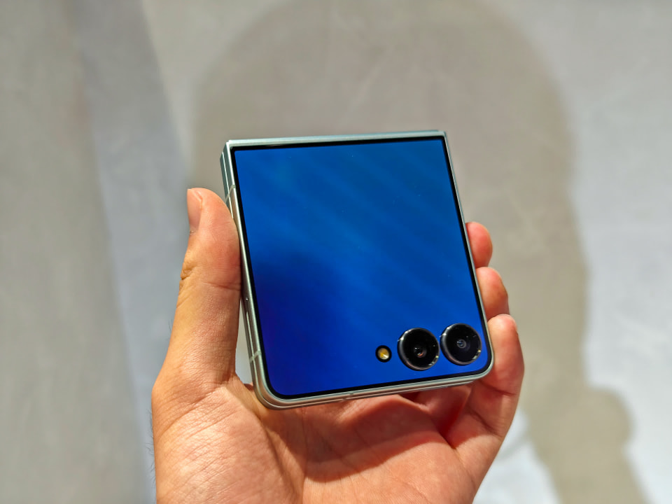 折りたたみスマホ「Galaxy Z Flip7」発表 さらに薄く画面は大きく