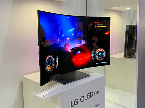 LG、45型WQHD/240Hz/800Rのゲーミングモニター。電動で湾曲する42型TV