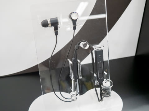 声だけをクリアに届ける独自のノイズリダクションを備えたWeb会議向け