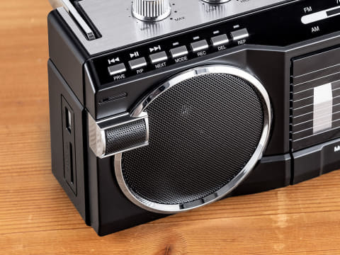 サンワサプライ、Bluetoothスピーカー搭載のレトロ風ラジカセ - PC Watch