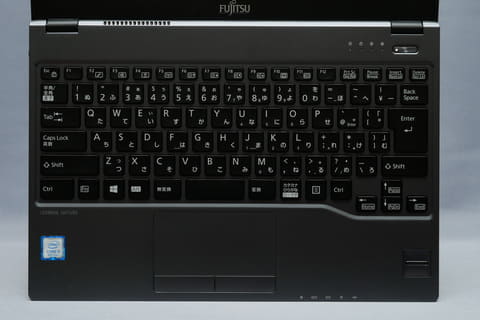 Hothotレビュー】重量748gで4コアCPU搭載のモバイルノート、富士通