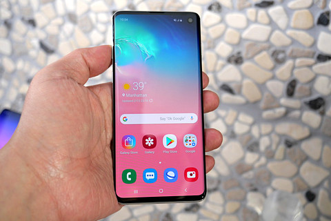 Samsung、最新フラッグシップスマホ「Galaxy S10」シリーズ3機種を発表