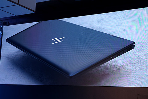 日本発”で生まれた1kg切りの高性能モバイル2in1「HP Elite Dragonfly