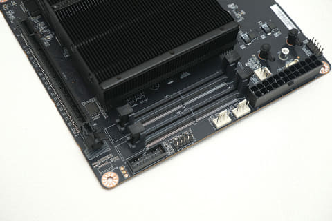 レビュー】単体CPUの立つ瀬がない？10万円切りでRyzen 9 7945HX3D搭載