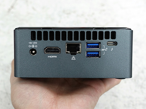 Core i7-8559Uや1TB SSD搭載のIntel NUCが39,800円、中古PCセール