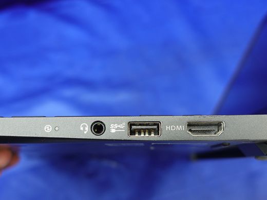 第10世代Core/16GBメモリ搭載のNEC軽量13.3インチノートが49,800円