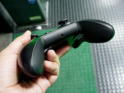 カスタマイズできるRazerの高級ゲームパッド「Wolverine Ultimate」が