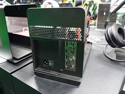 32,800円の外付けGPUボックス「Razer Core X」が発売、macOSにも対応