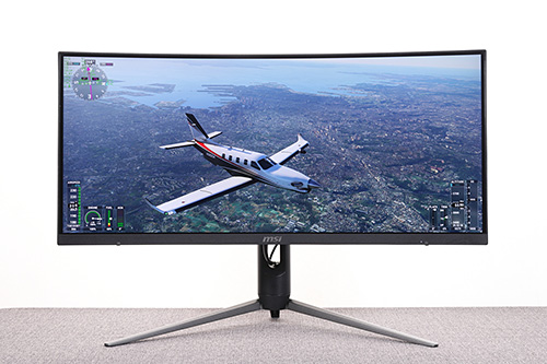 フライトシムもレースもバッチリ！200Hzの曲面ウルトラワイド液晶「MSI