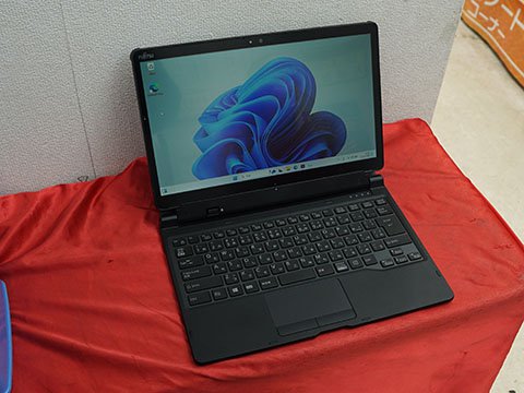 第8世代Core i3搭載の13.3型2in1「ARROWS Tab Q739/AE」が12,800円