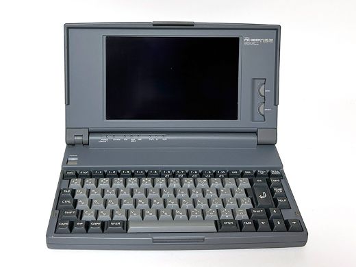 外部ディスプレイ出力が可能な初のNEC 98ノート「PC-9801NS/E