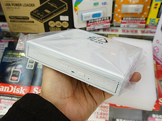 iPhoneでDVD再生やCDリッピング、無線LAN対応のDVDドライブが発売