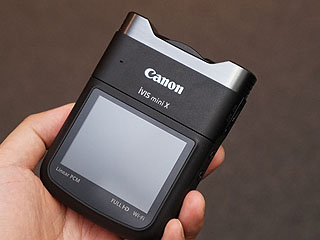 キヤノン、高音質&長時間撮影も可能になった自分撮りカメラ「iVIS mini