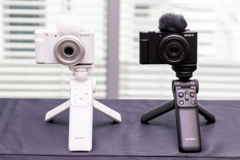 ソニー、超広角20mm単焦点で軽いVLOGCAM「ZV-1F」。約8.3万円 - AV Watch