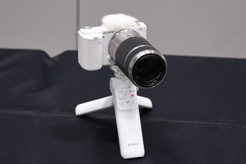 ソニー「VLOGCAM ZV-E10」にダブルズームレンズキット登場 - AV Watch