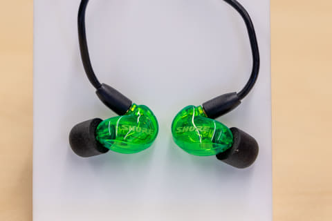 Shure「SE215 Special Edition」に新色グリーン - AV Watch