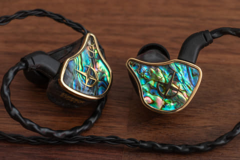 qdcの現到達点、“皇帝”の名を持つ別格イヤフォン「EMPEROR」がスゴイ