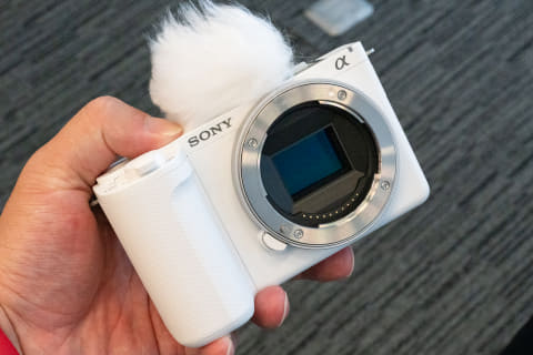 ソニーVLOGCAM「ZV-E10 II」本日発売。新ズームレンズキット約16.4万円