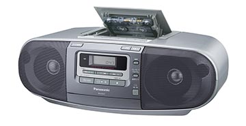 パナソニック、ワイドFM対応のCDラジカセ。カラオケのテープ録音など