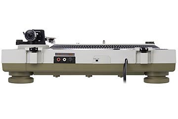 ローランド初のターンテーブル「TT-99」。'83年のTR-909モチーフで500